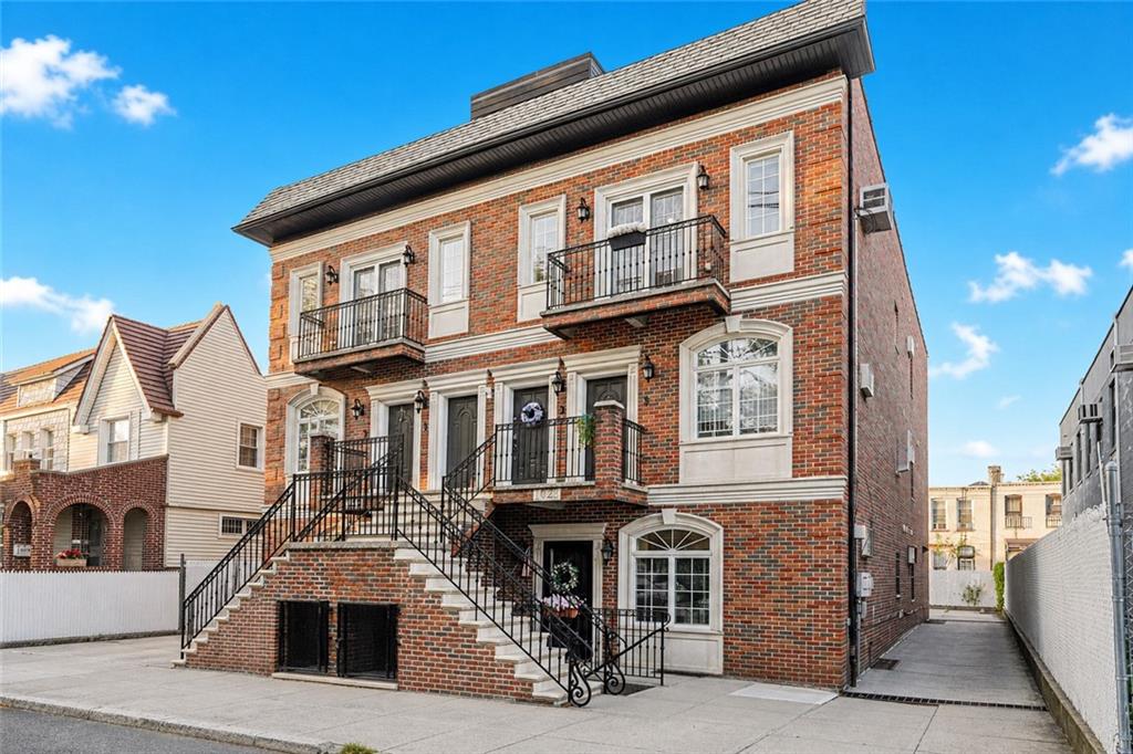 1023 72nd Dyker Heights 11228 New York photo