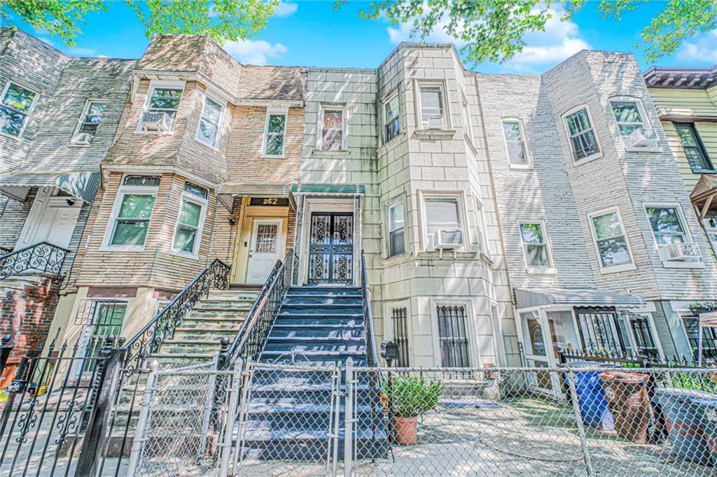 https://benbayrealty.s3.amazonaws.com/brooklynmls/501174/PhotoJul08202521258AMjpg