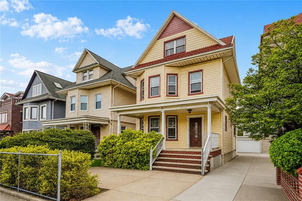 1352 Bay Ridge Dyker Heights 11228 New York photo