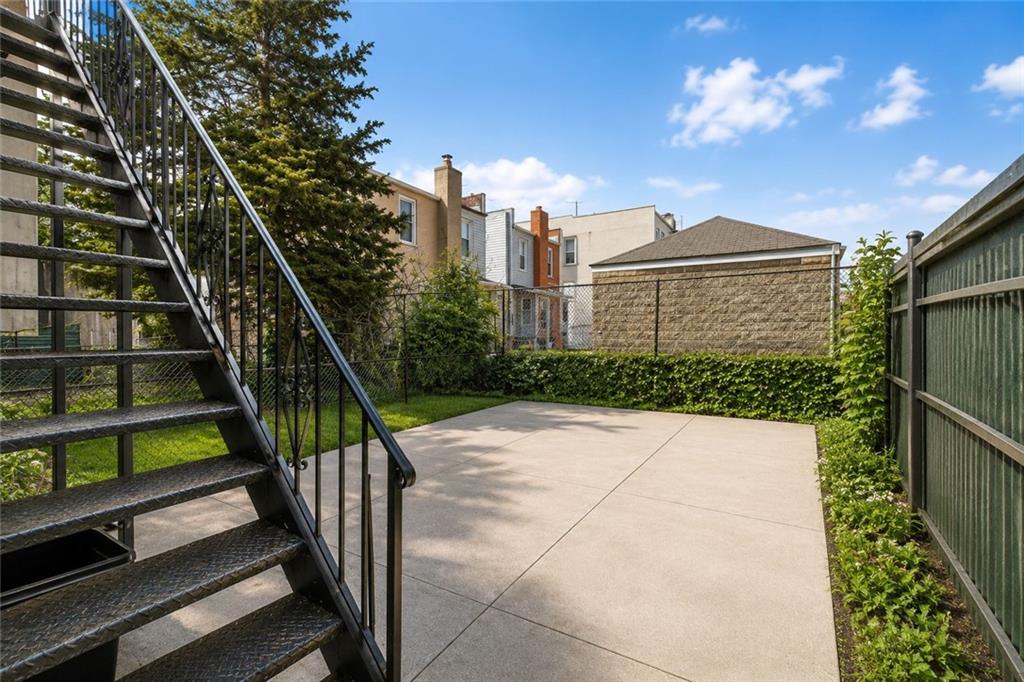 7114 Fort Hamilton Bay Ridge 11228 New York photo