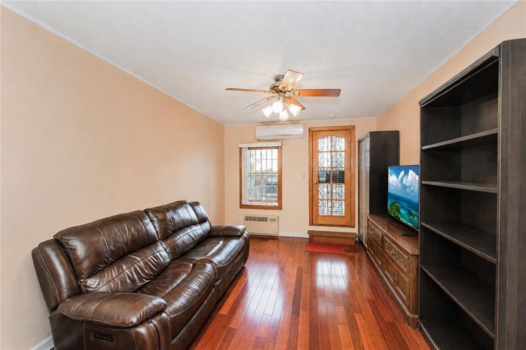 7114 Fort Hamilton Bay Ridge 11228 New York photo