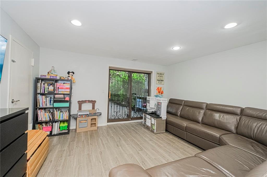 46 Claradon Grasmere 10305 New York photo