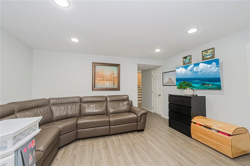 46 Claradon Grasmere 10305 New York photo