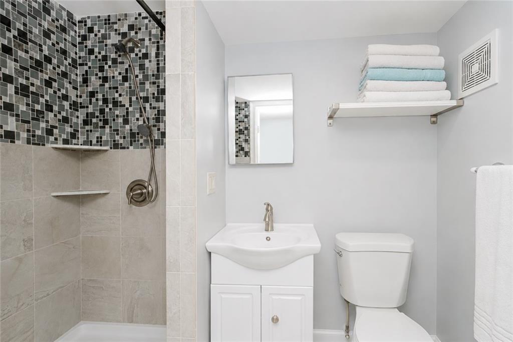 46 Claradon Grasmere 10305 New York photo