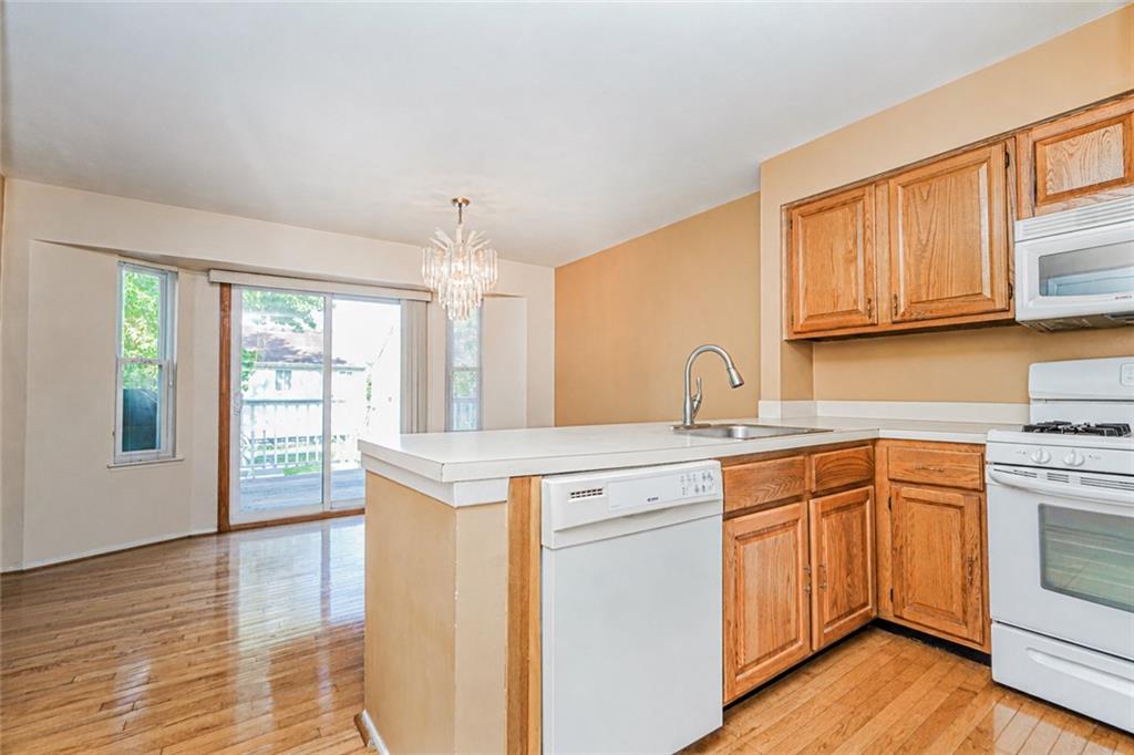 57 Eagan Annadale 10312 New York photo