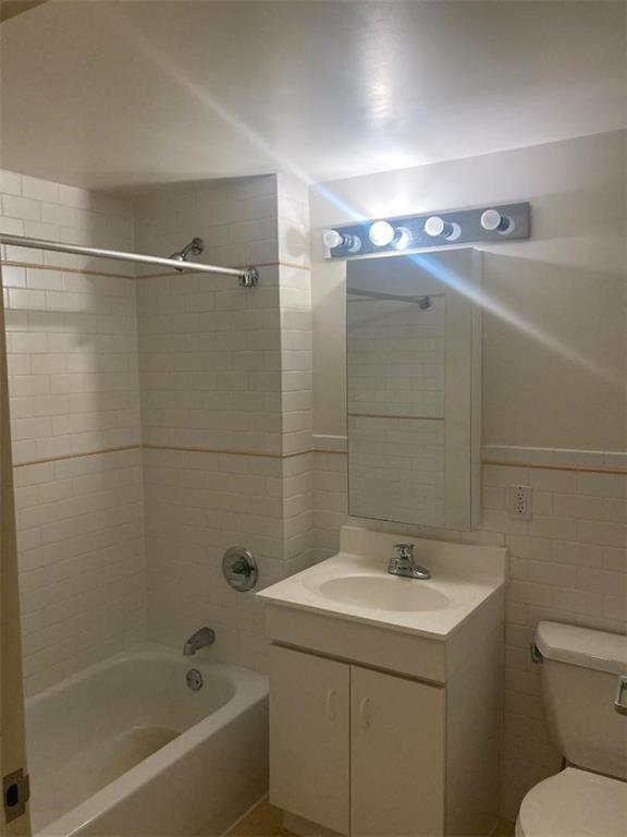 837 Washington Melrose 10451 New York photo