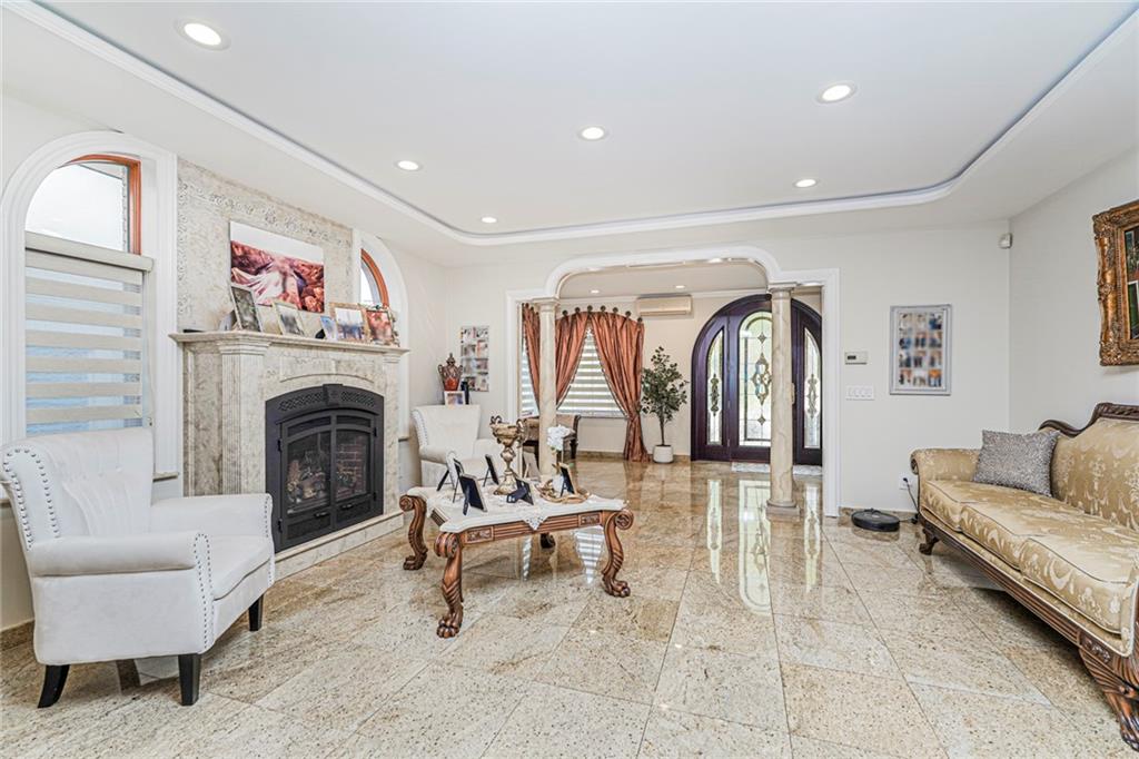 1026 83rd Dyker Heights 11228 New York photo