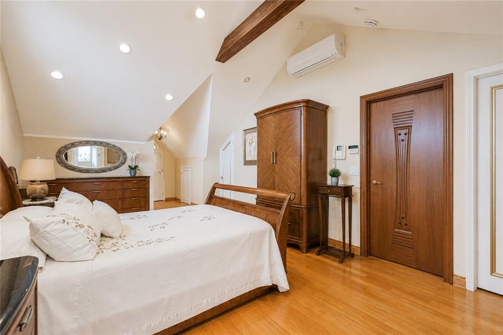 1026 83rd Dyker Heights 11228 New York photo