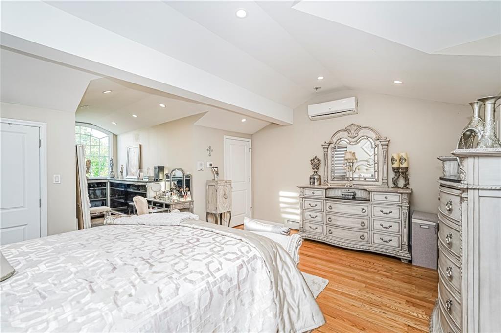 938 83rd Dyker Heights 11228 New York photo