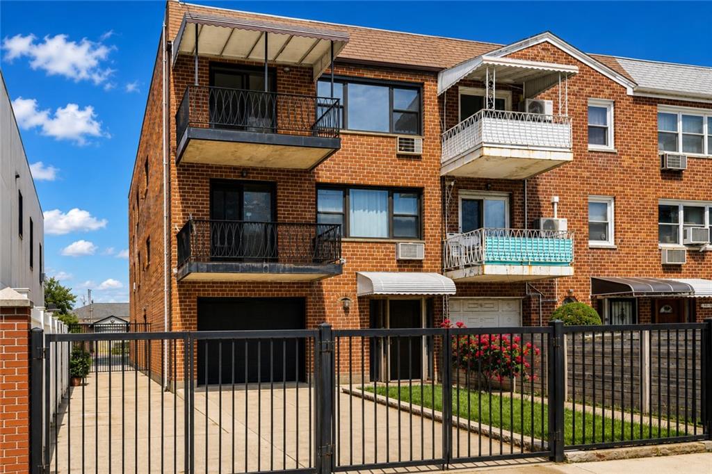 2655 Cropsey Bensonhurst 11214 New York photo