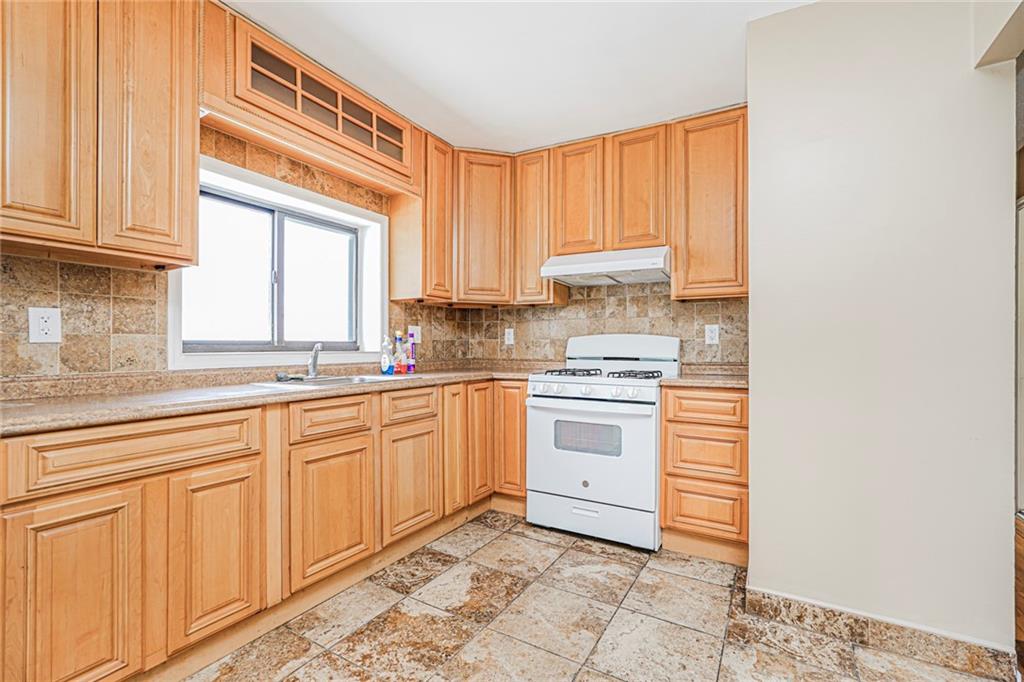 2655 Cropsey Bensonhurst 11214 New York photo