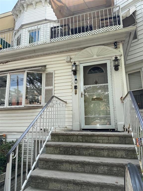 https://benbayrealty.s3.amazonaws.com/brooklynmls/502329/187Bay14thFrontjpg