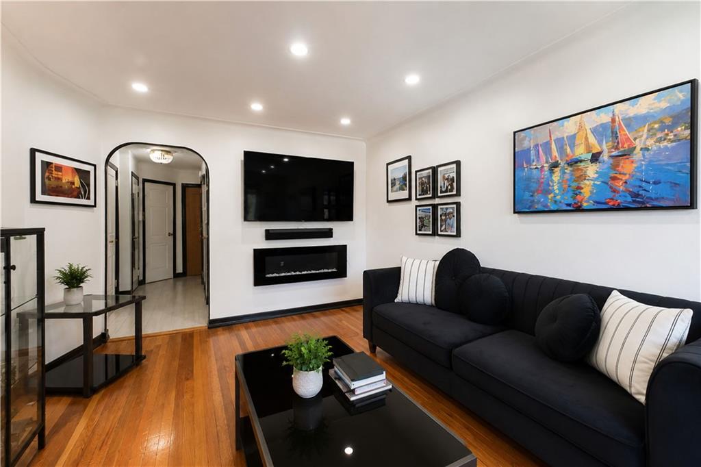 8817 16th Bensonhurst 11214 New York photo