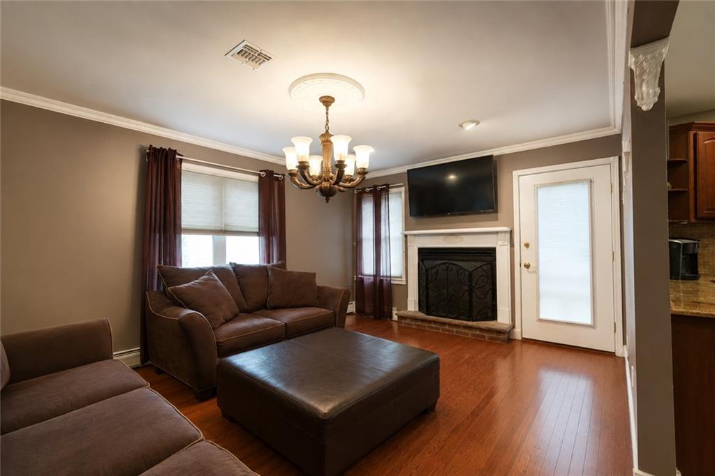 61 Lion Tottenville 10307 New York photo