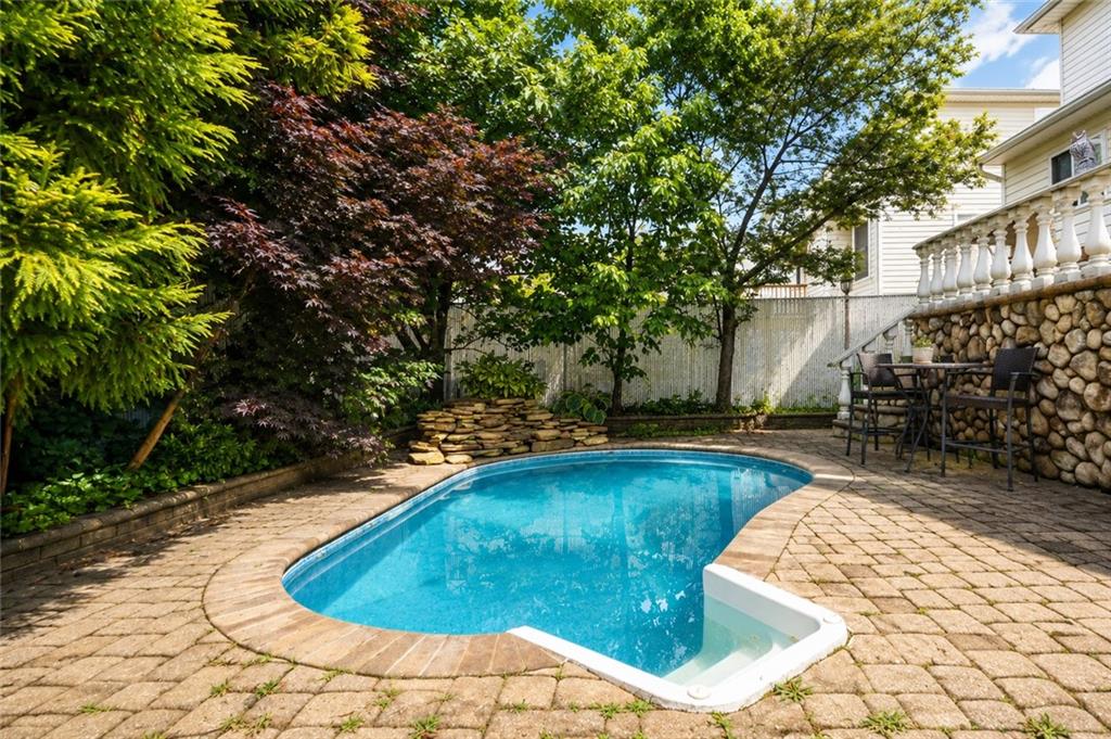 61 Lion Tottenville 10307 New York photo