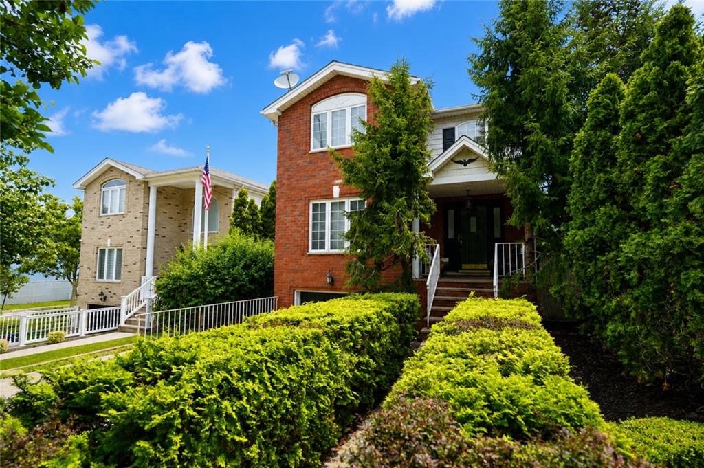 61 Lion Tottenville 10307 New York photo