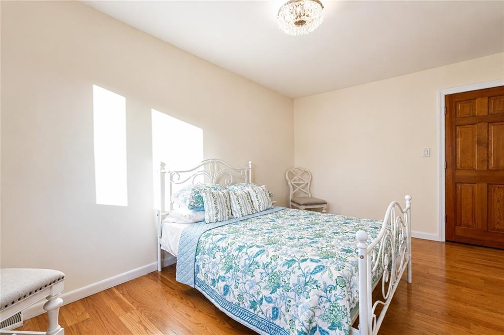 67 Claradon Grasmere 10305 New York photo