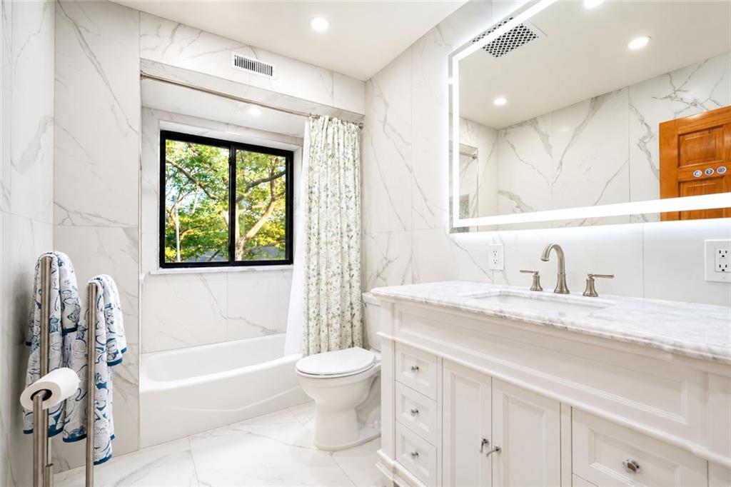67 Claradon Grasmere 10305 New York photo