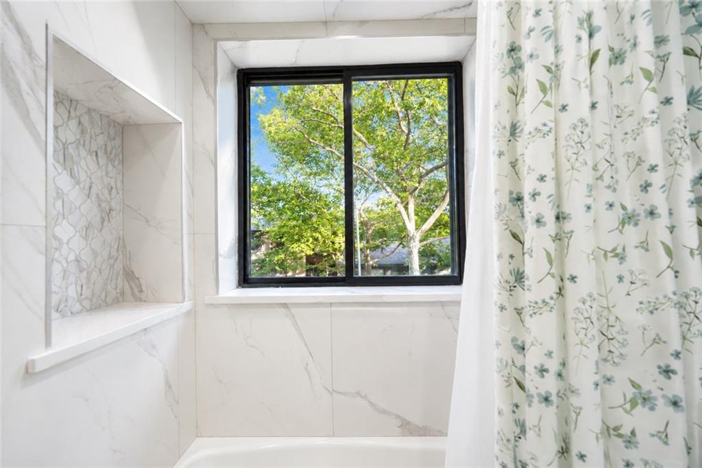 67 Claradon Grasmere 10305 New York photo