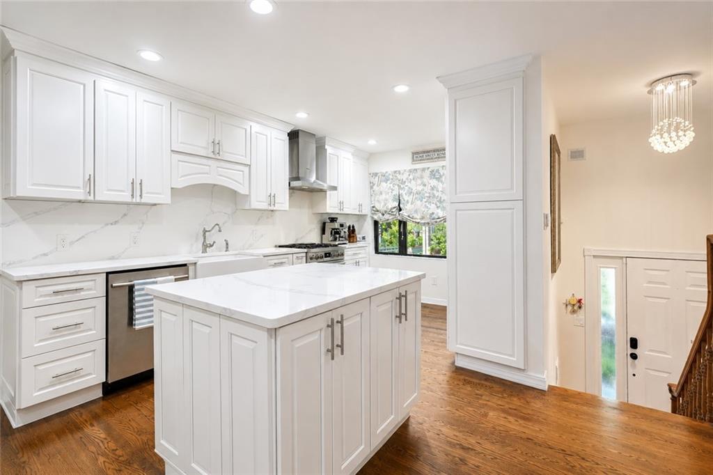 67 Claradon Grasmere 10305 New York photo