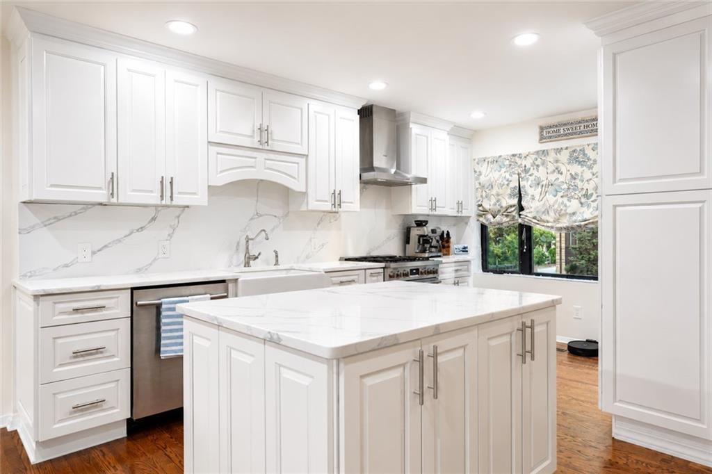 67 Claradon Grasmere 10305 New York photo