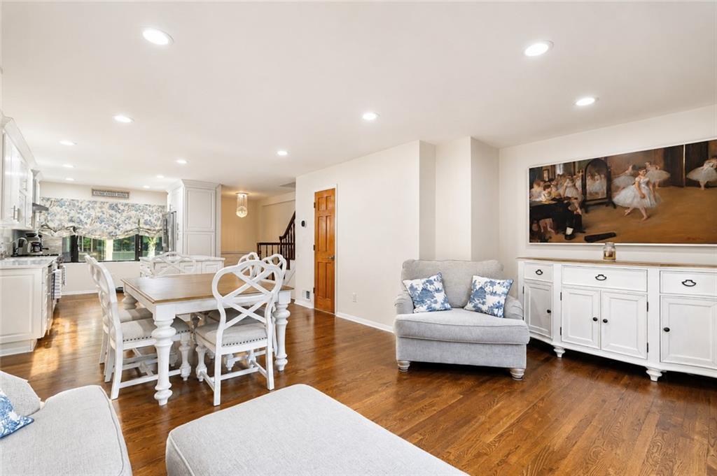 67 Claradon Grasmere 10305 New York photo