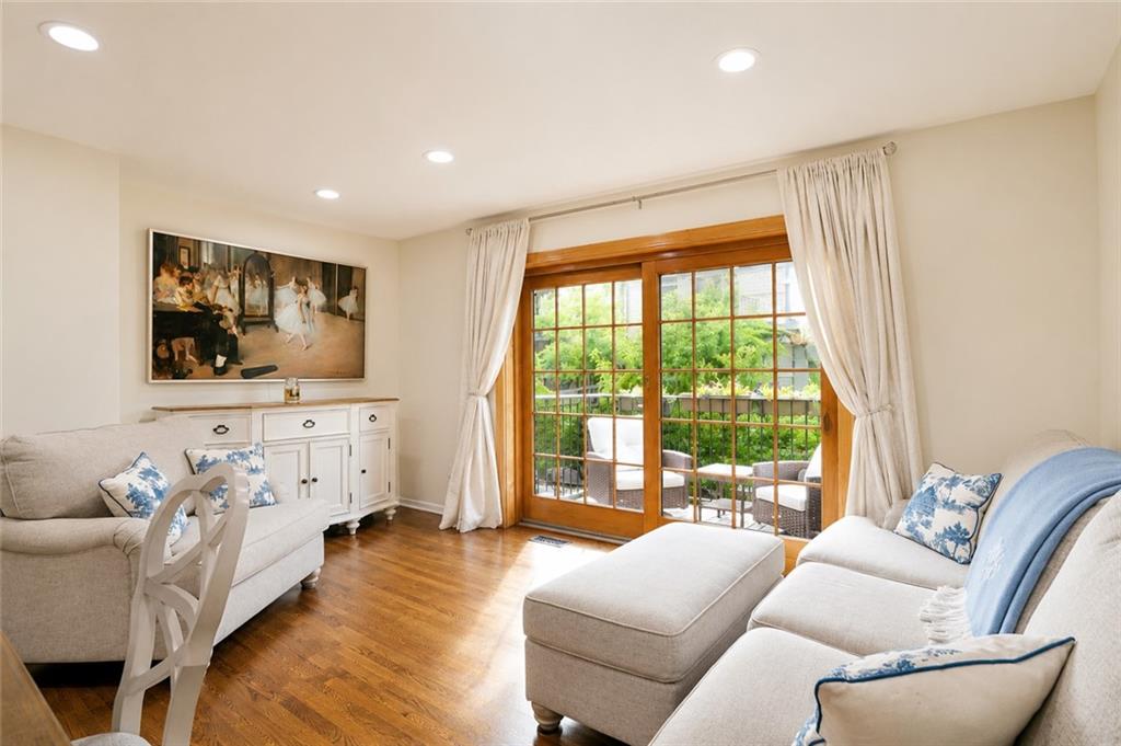 67 Claradon Grasmere 10305 New York photo