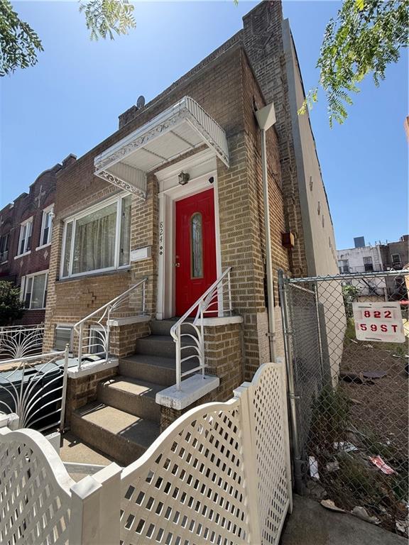 824 59th Sunset Park 11220 New York photo
