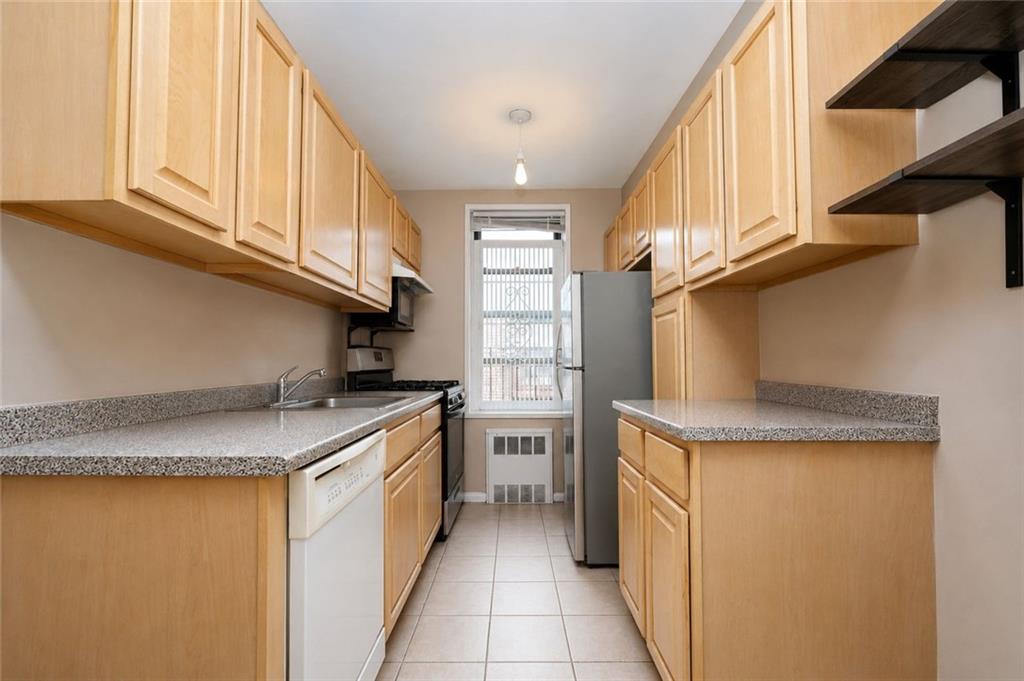 9040 Fort Hamilton Bay Ridge 11209 New York photo