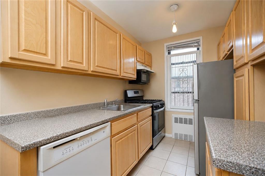 9040 Fort Hamilton Bay Ridge 11209 New York photo