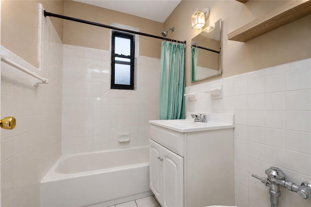 9040 Fort Hamilton Bay Ridge 11209 New York photo