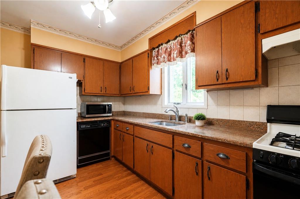4104 Avenue S Marine Park 11234 New York photo