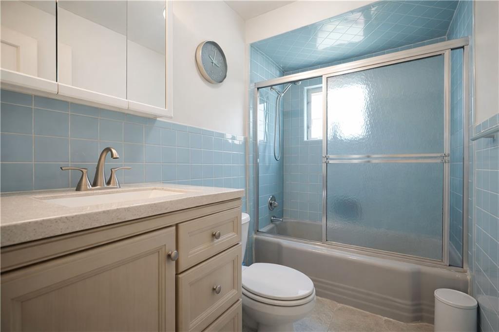 4104 Avenue S Marine Park 11234 New York photo