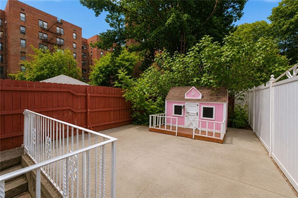 2755 East 28th Sheepshead Bay 11235 New York photo