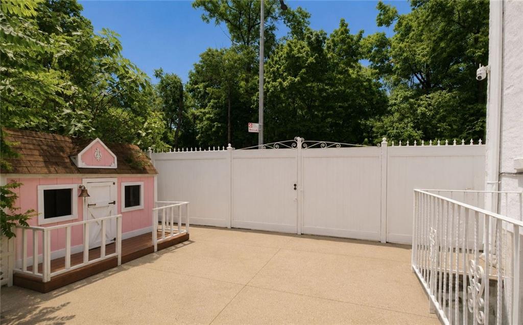 2755 East 28th Sheepshead Bay 11235 New York photo