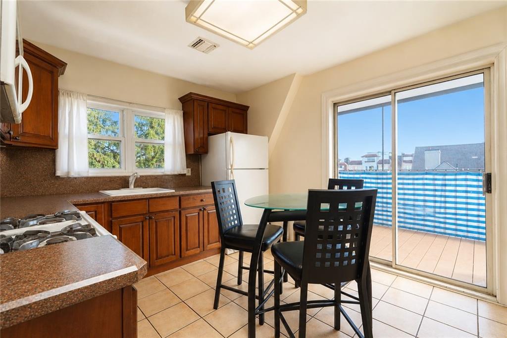 266 83rd Bay Ridge 11209 New York photo