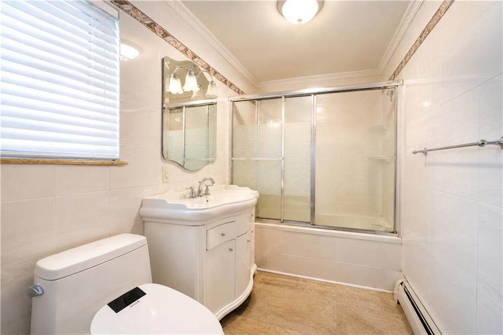 4293 Richmond Eltingville 10312 New York photo