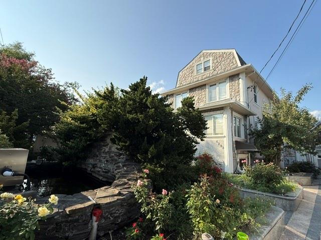 https://benbayrealty.s3.amazonaws.com/brooklynmls/503719/1jpeg