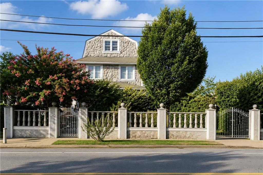4293 Richmond Eltingville 10312 New York photo