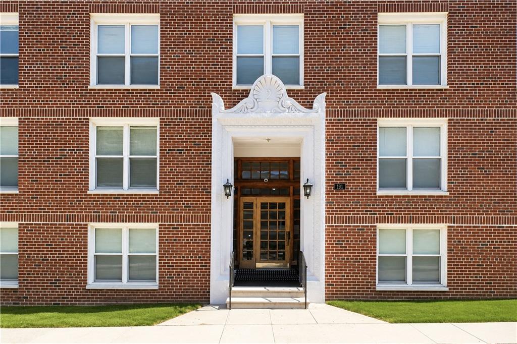 https://benbayrealty.s3.amazonaws.com/brooklynmls/503816/PhotoFeb162022111731PMjpg