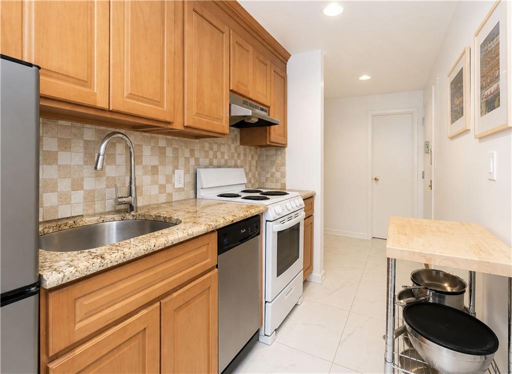 191 73rd Bay Ridge 11209 New York photo