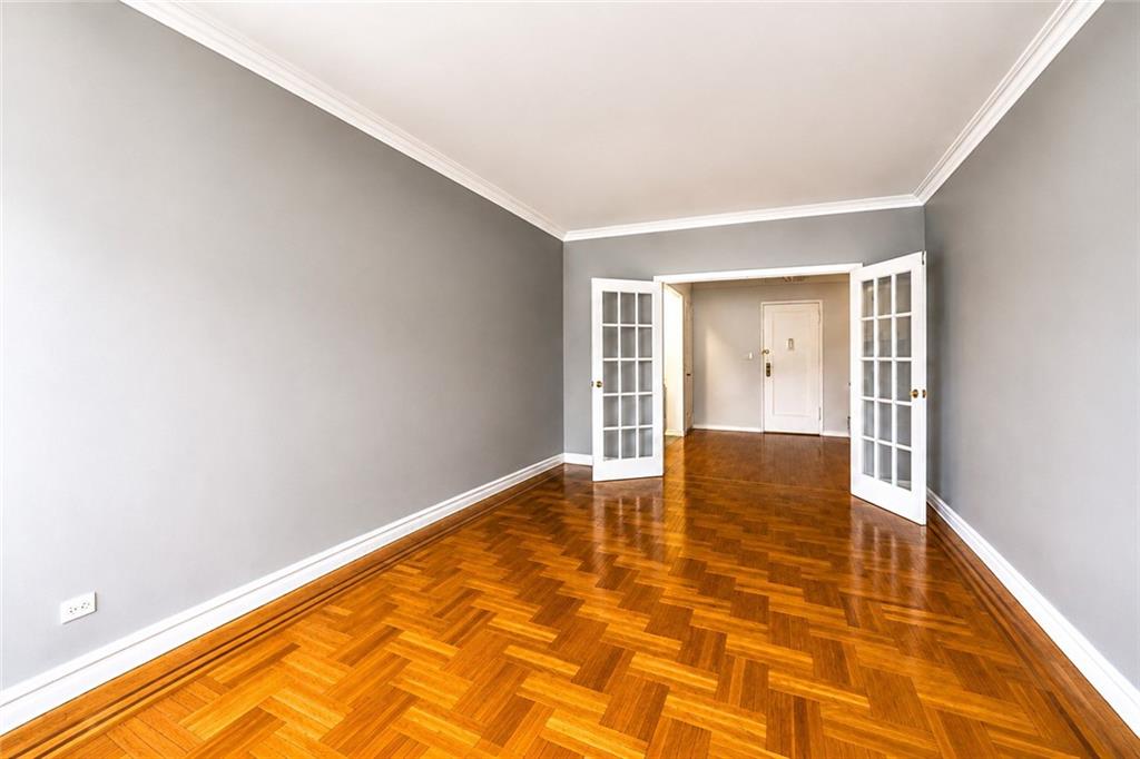 9437 Shore Bay Ridge 11209 New York photo
