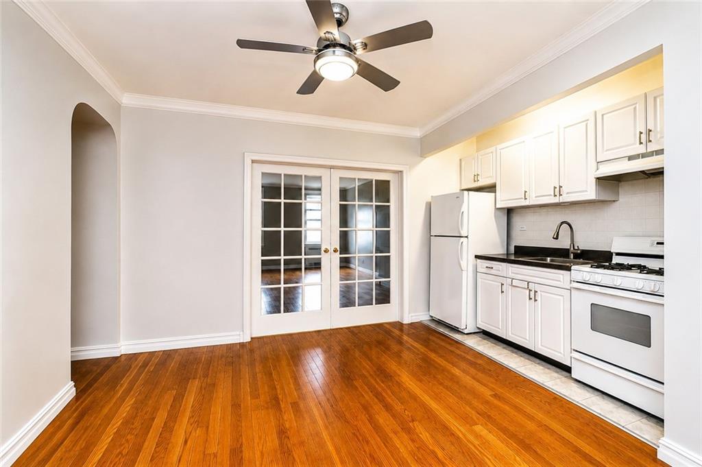 9437 Shore Bay Ridge 11209 New York photo