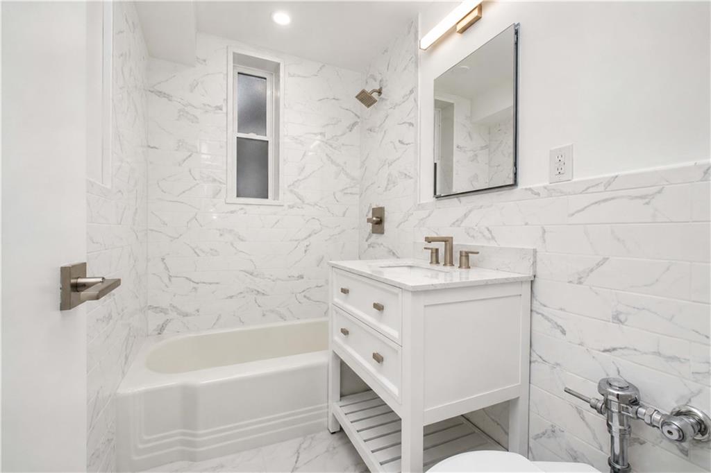 243 East McDonald Windsor Terrace 11218 New York photo