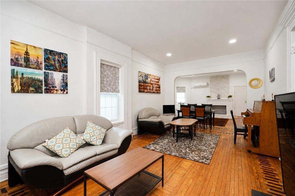 1112 Beverley Ditmas Park 11218 New York photo