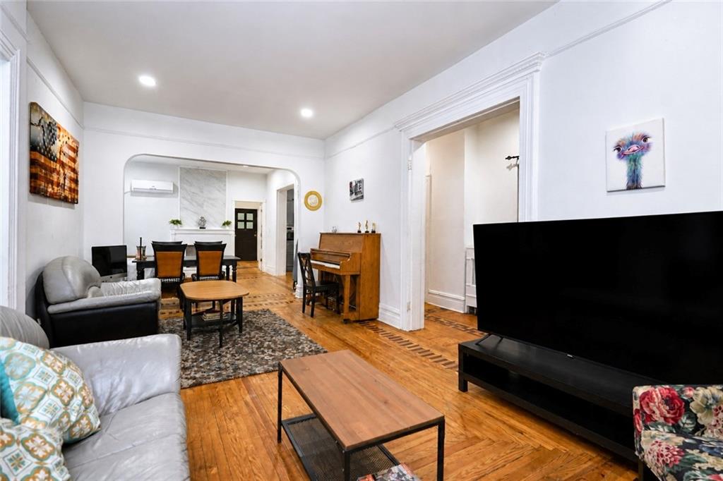 1112 Beverley Ditmas Park 11218 New York photo