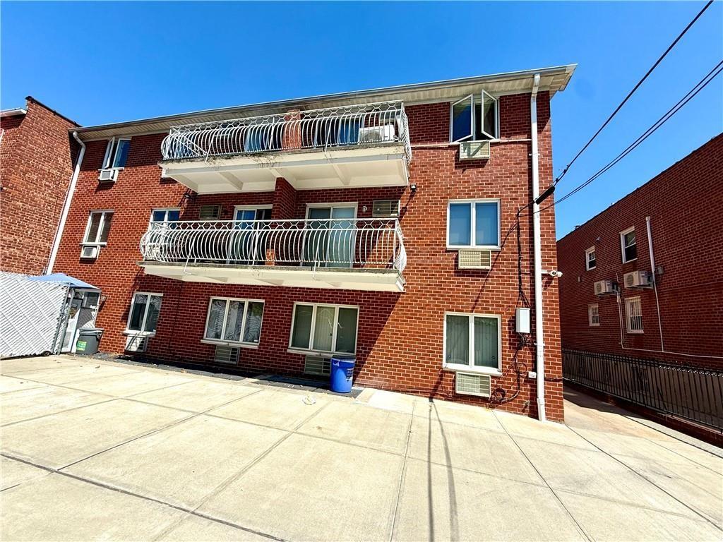 950 70th Dyker Heights 11228 New York photo