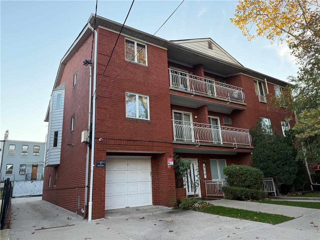 https://benbayrealty.s3.amazonaws.com/brooklynmls/504717/IMG2506jpeg
