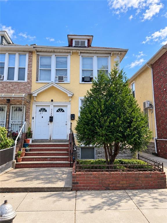 https://benbayrealty.s3.amazonaws.com/brooklynmls/504790/FrontofBuildingjpg
