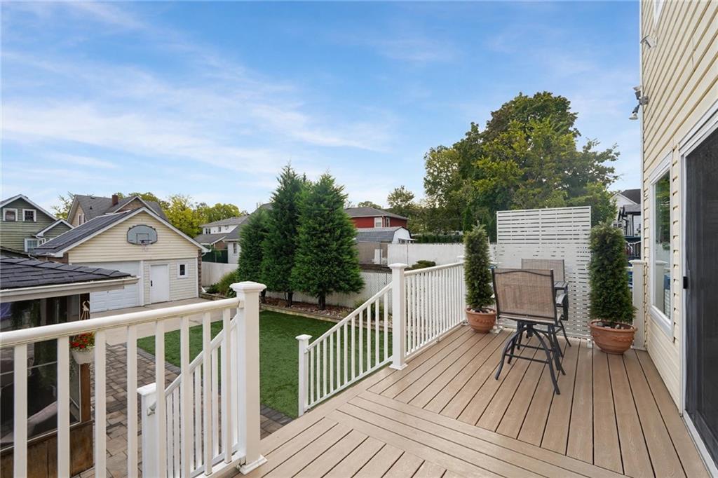 173 Fisher Tottenville 10307 New York photo